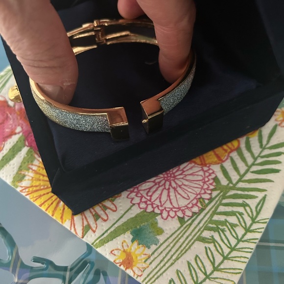 Sparkly Bangle - Picture 7 of 7